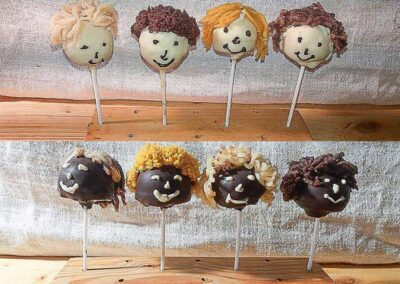 kleingebaeck_lollipops_schoko_marzipan_gesichter