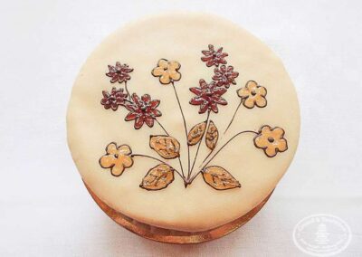 Marzipantorte-eingedeckt-Blumenbild+Auslasskonfituere