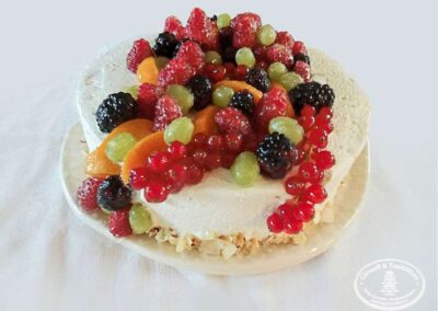 Quark-Sahne-Torte+Fruchrbukette