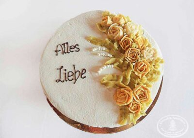 Torte-sahne-buttercreme-rosen